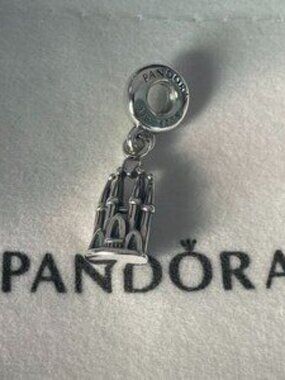Pandora La Sagrada Familia Charm
